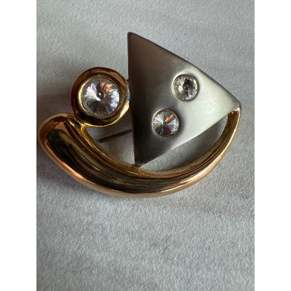 Vintage Unsigned Monet Brooch - Picture 1 of 3